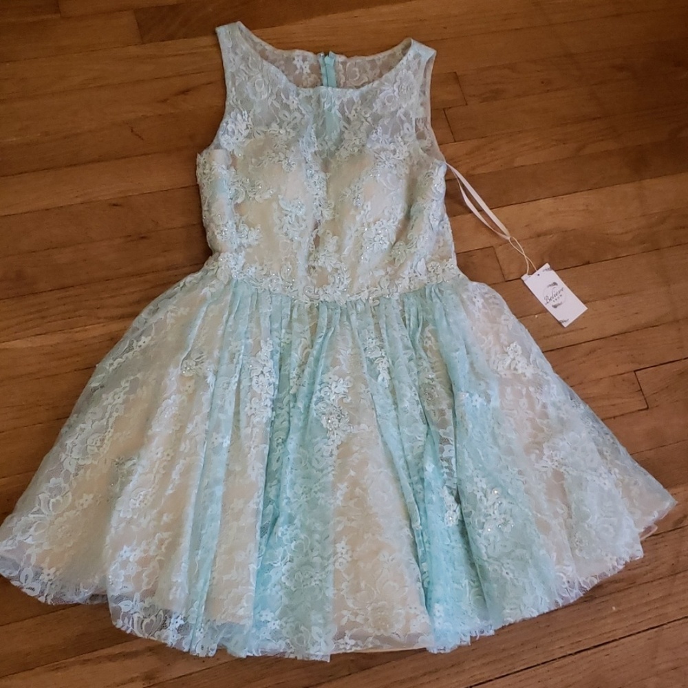 NWT Homecoming or prom aqua lace short, size 10